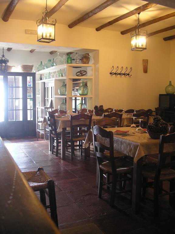 Gasthaus Casa Rural Y Restaurante Casa Adriano Alanís Exterior foto